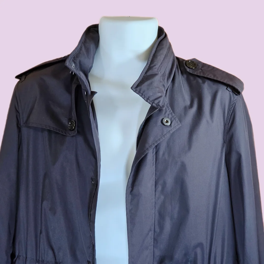 ✨️ Burberry Hooded Jacket  ✨️ - Picture 3 of 16